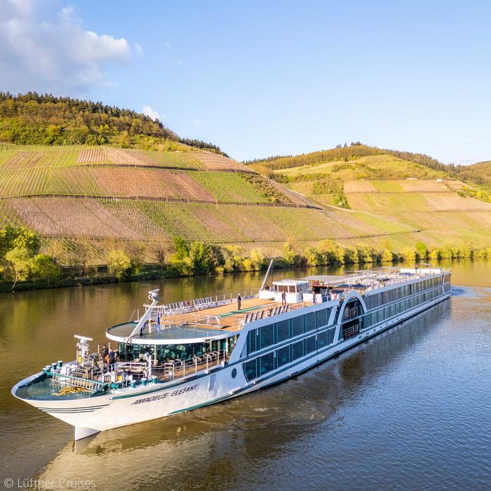 Reisesaisons und Hausservices vereint durch Reisezeit Türkei & Klempner Services