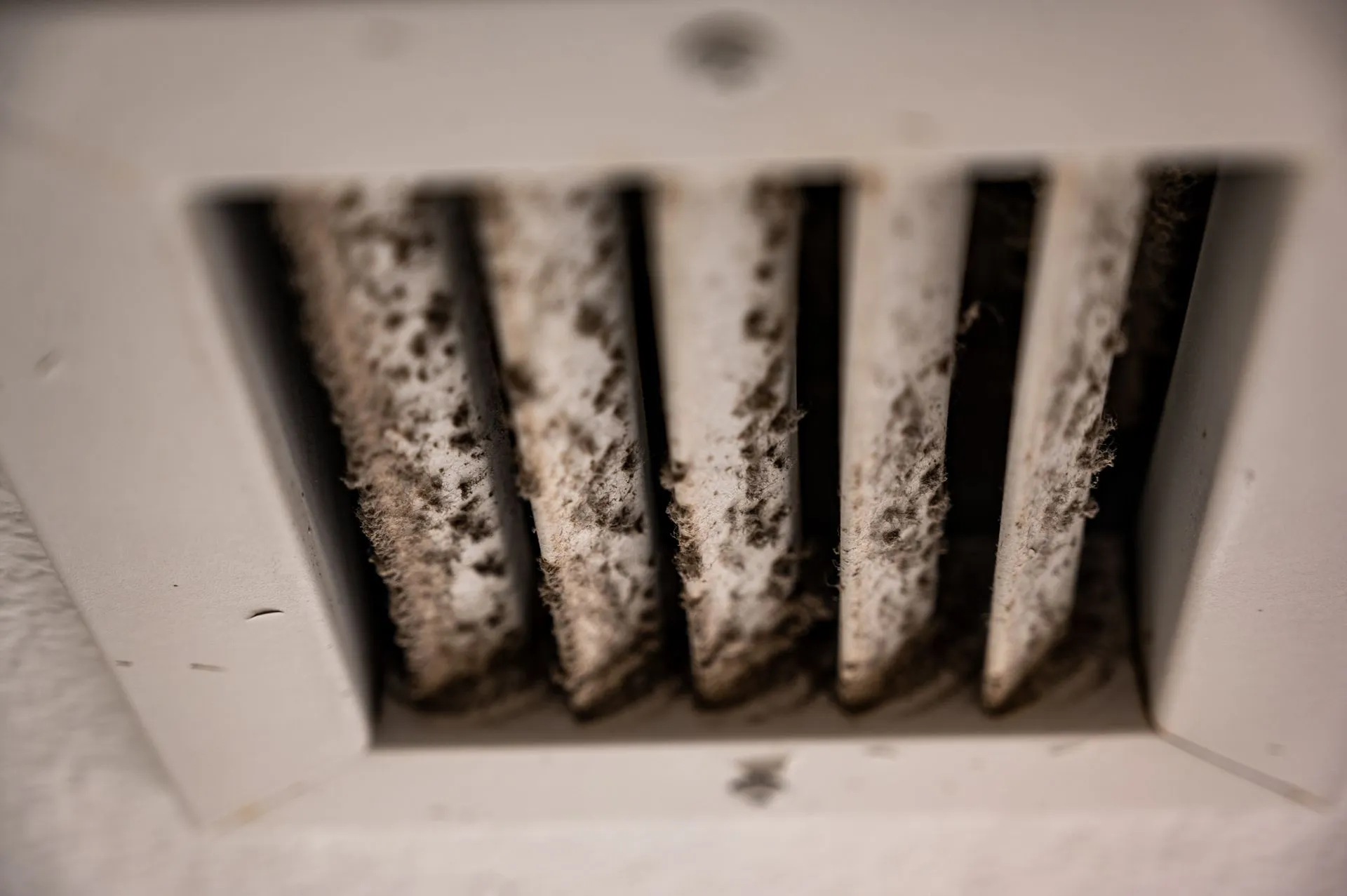 Dirty Ceiling Vents - Improve Airflow Around Living Spaces